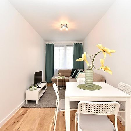 Rental Apartment Obrzezna Варшава Екстериор снимка